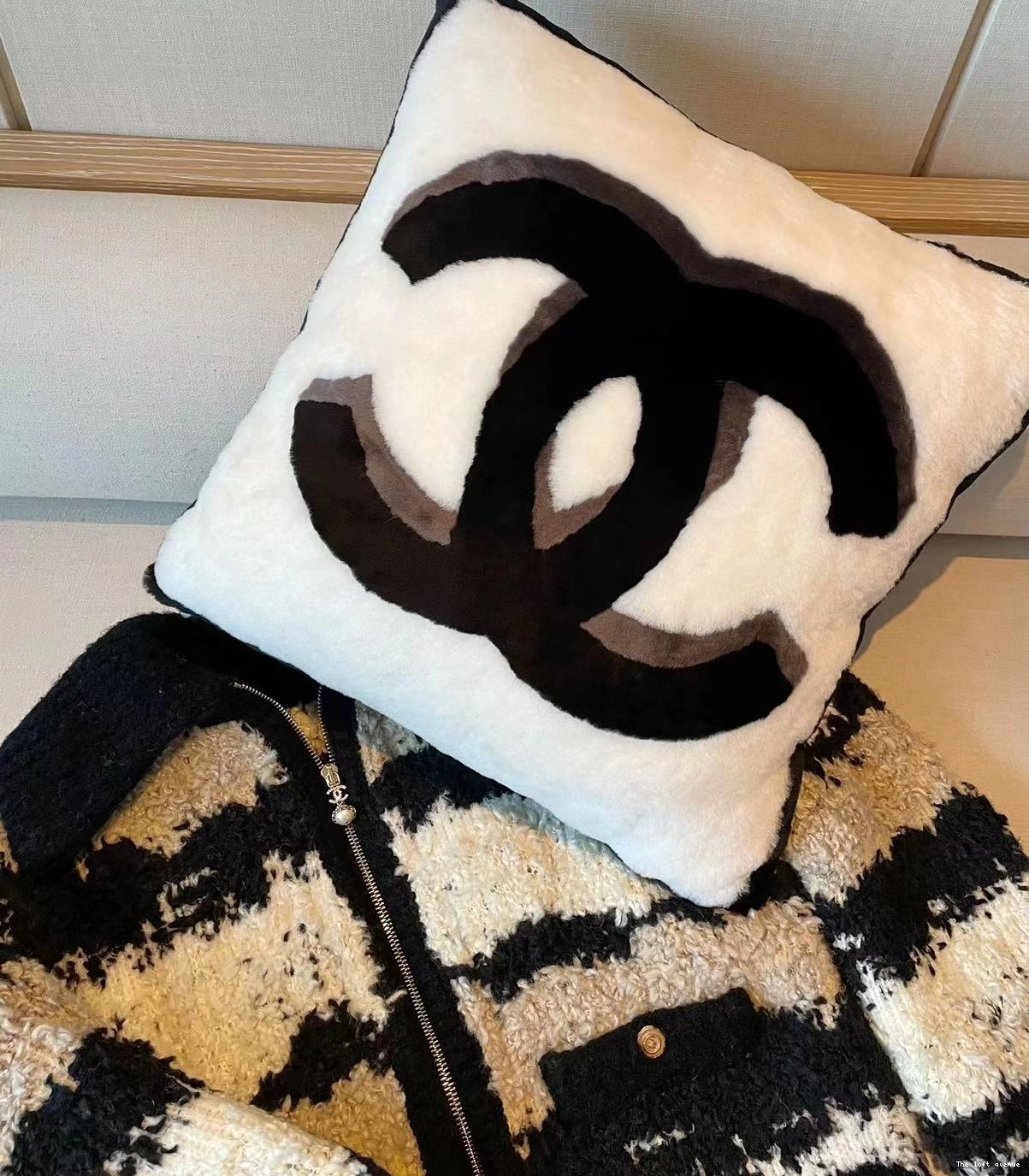 COCO THROW PILLOW SHEARLING 0722